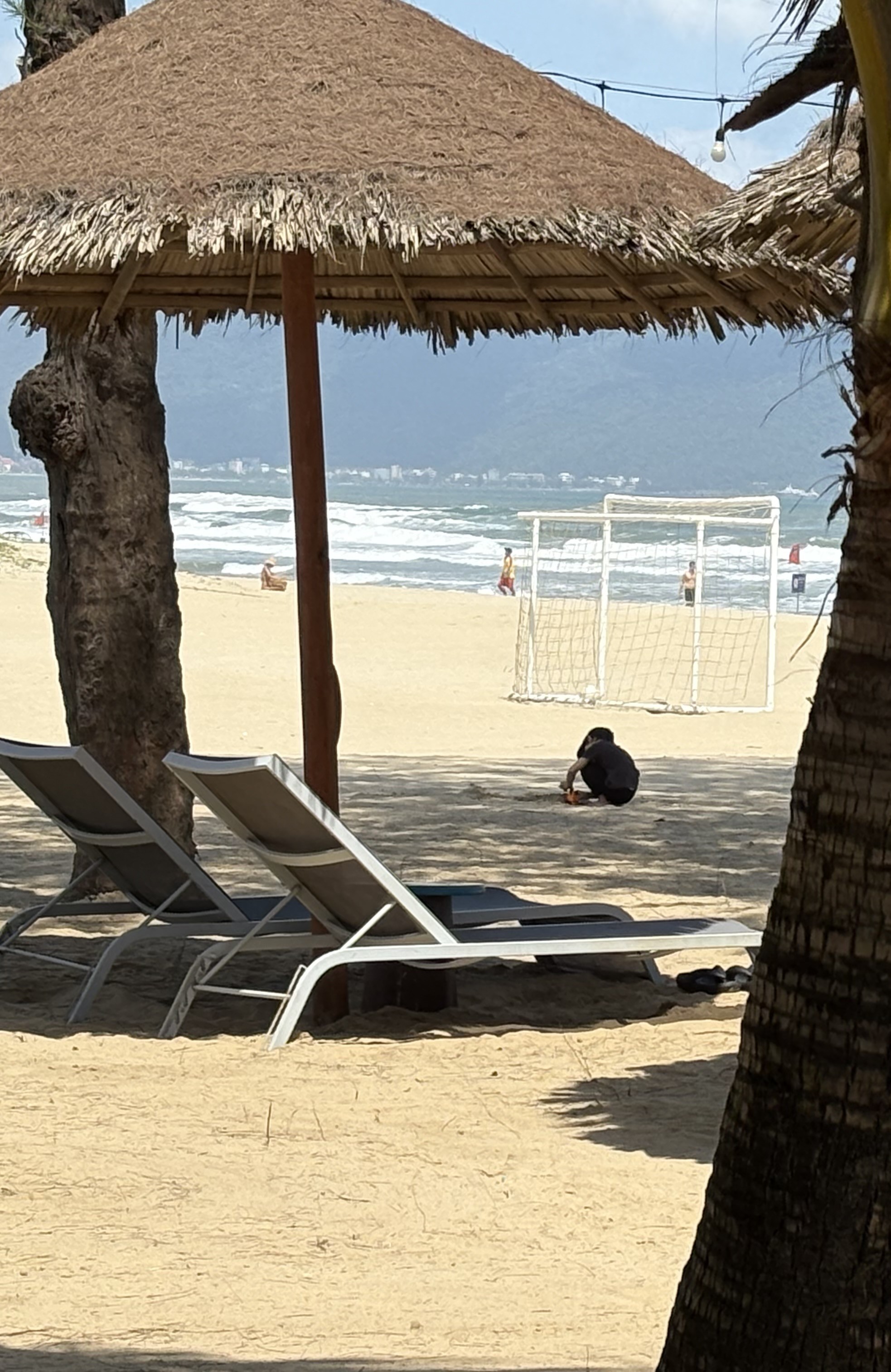 Strand mit Palmen in Da Nang