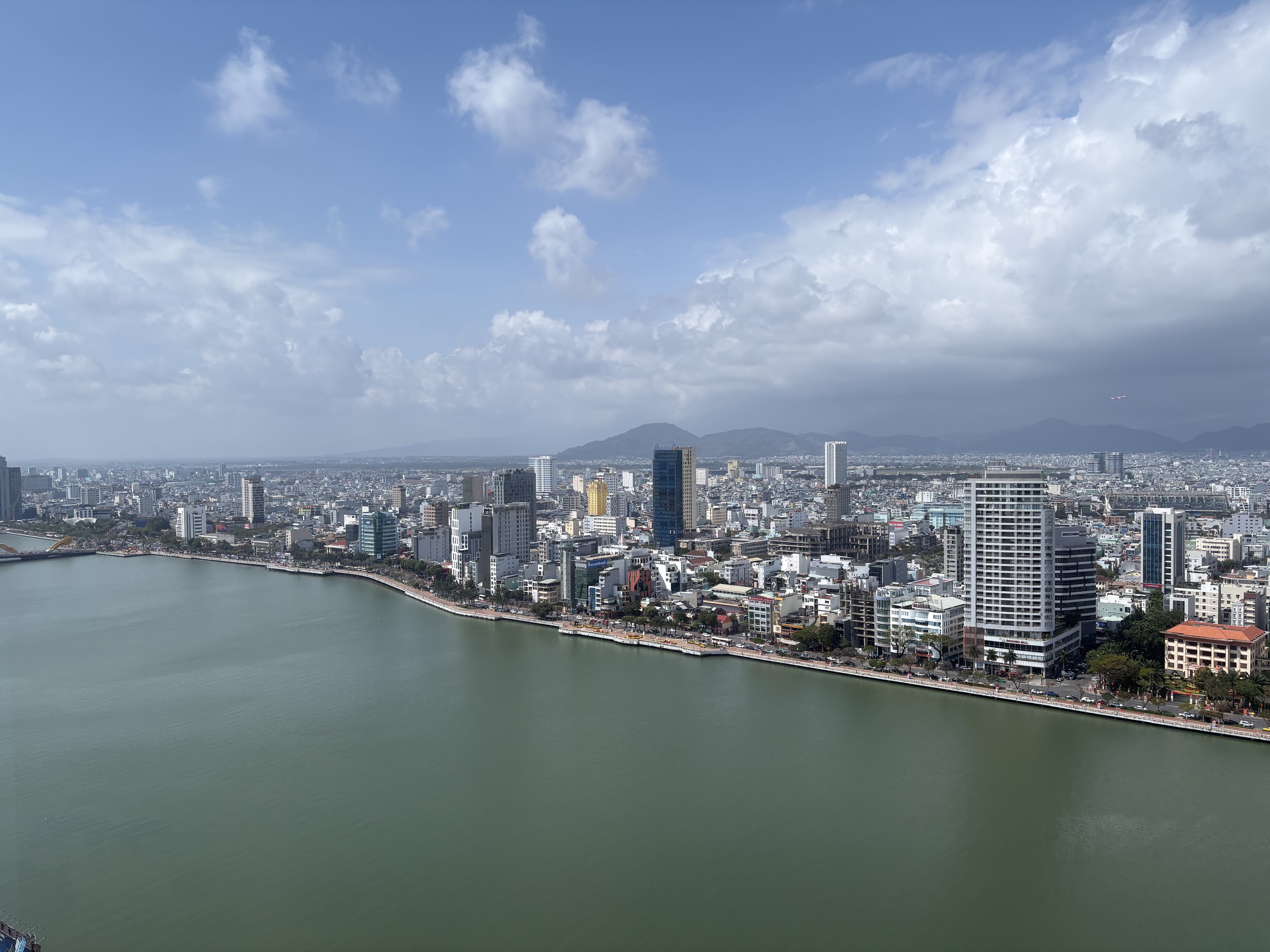 Da Nang Skyline am Fluss